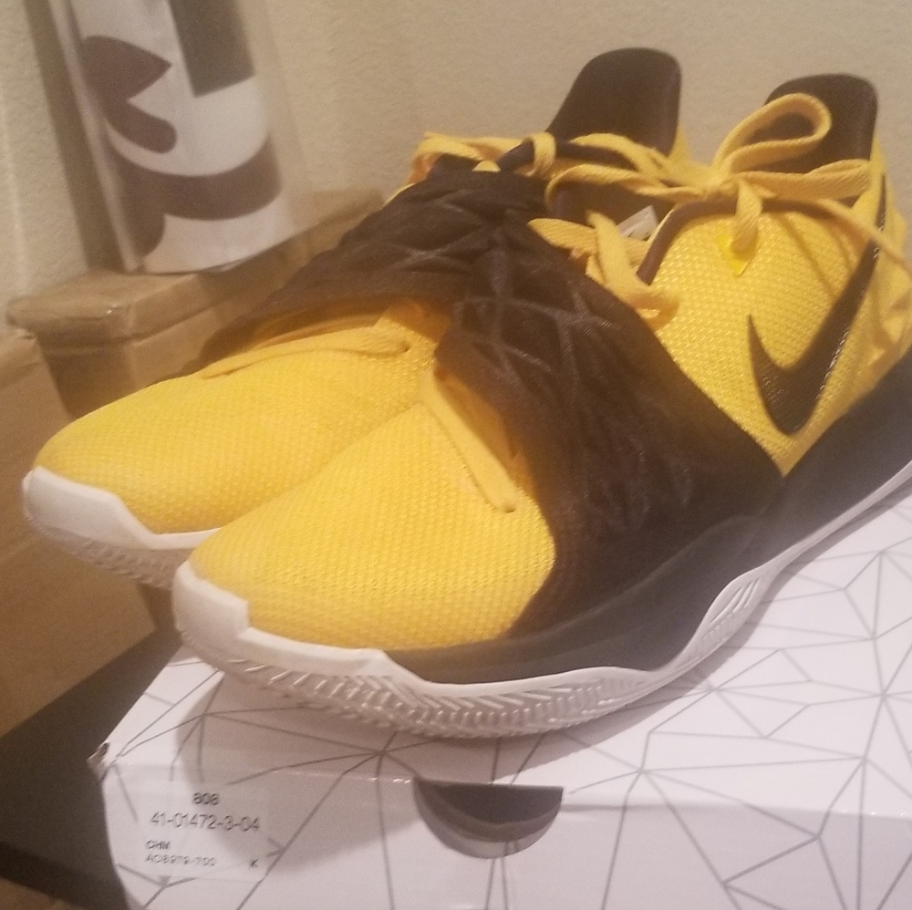 Kyrie low 1 (Amarillo)